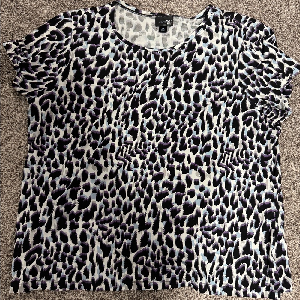 East 5th Black and Cream Boxy Short Sleeve T-Shirt